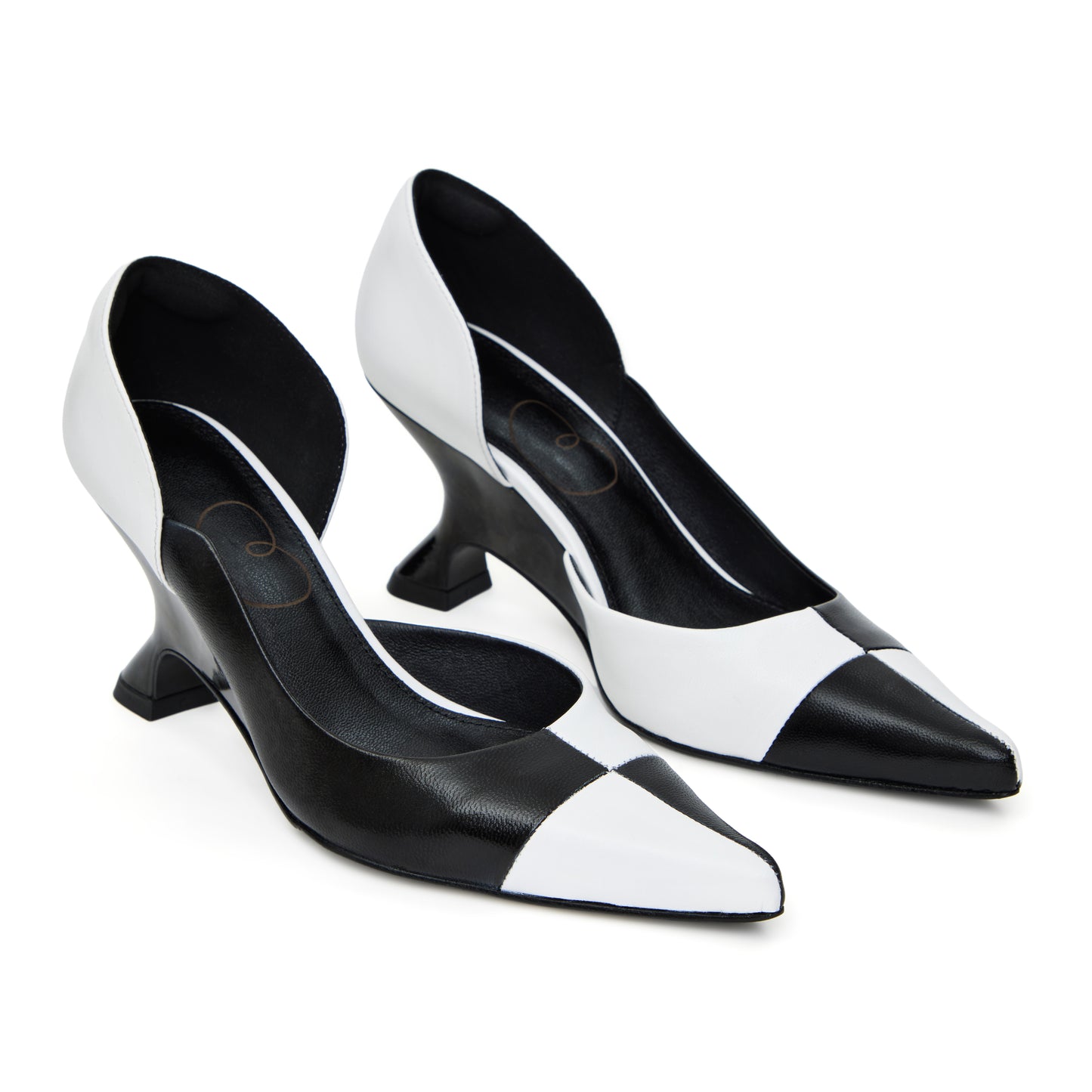 Hakama Pumps